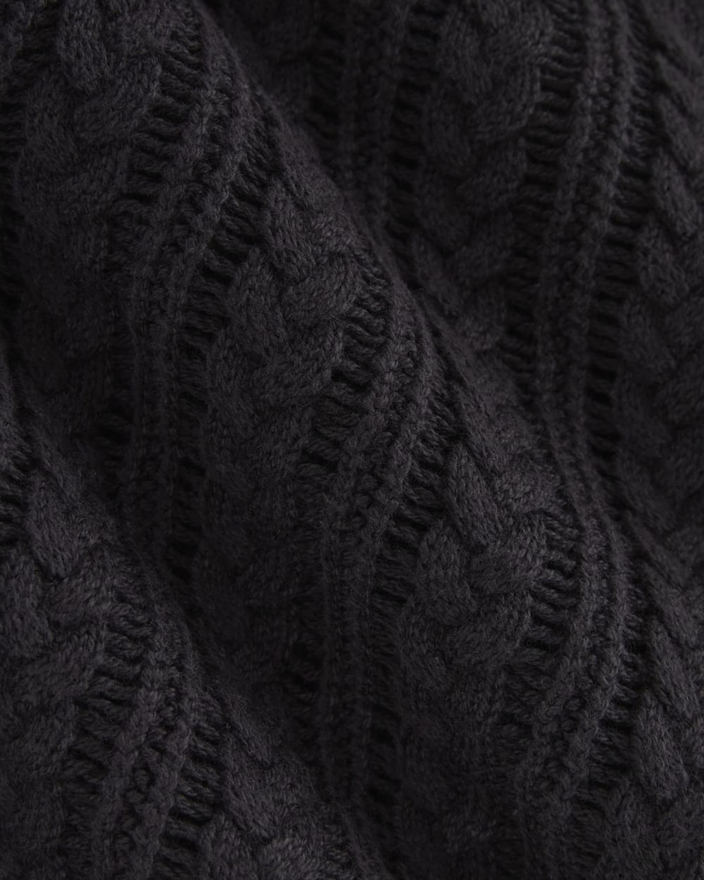 The Mesh Cable V-Neck in Everyday Cotton | Black - Image 6