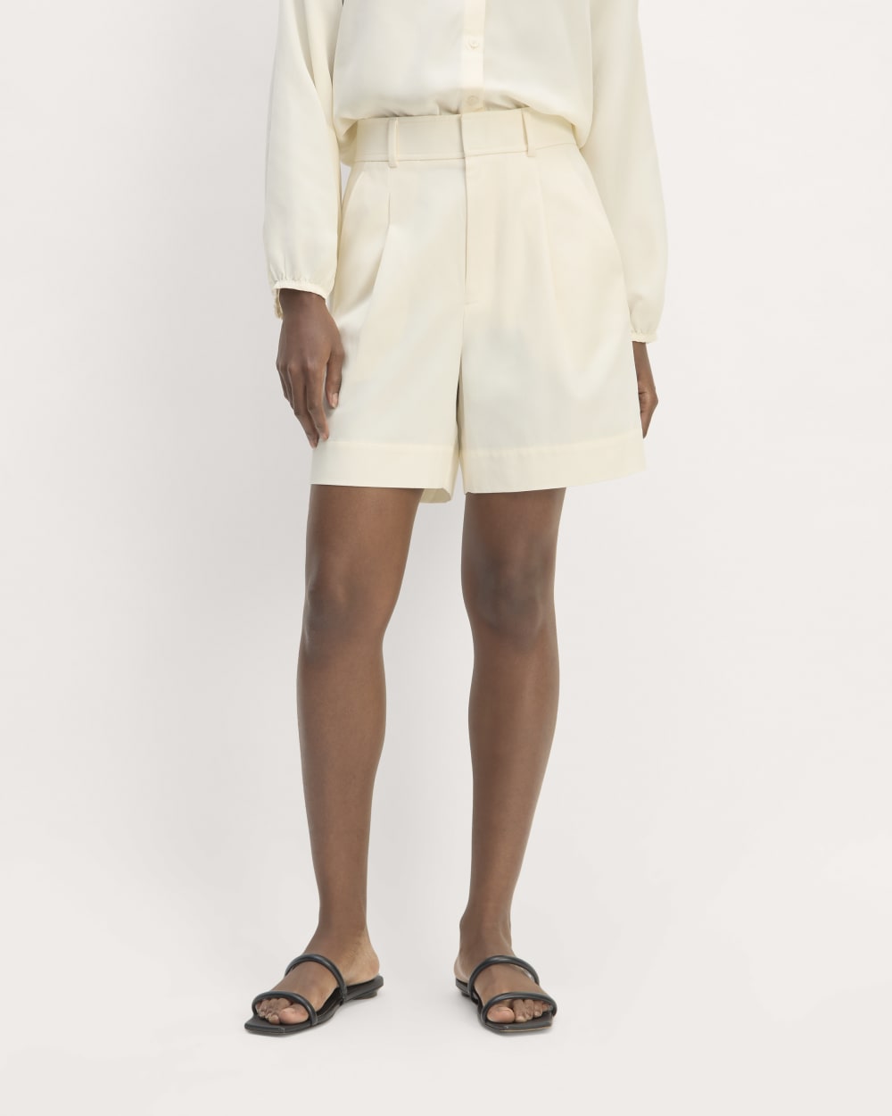 The Draper Short in Buttersmooth | Canvas - Image 3