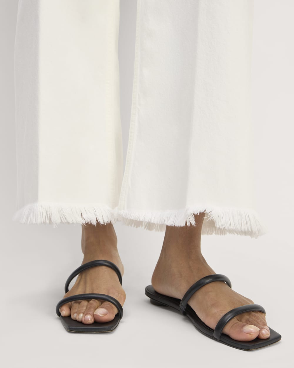 The Mariner Cropped Jean | Frayed Hem Bone - Image 5