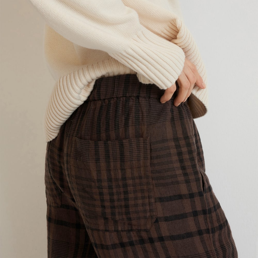 The Linen Pull-On Barrel Pant | Chocolate Brown / Black - Image 5
