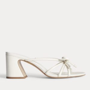 The Bow Heel | Canvas