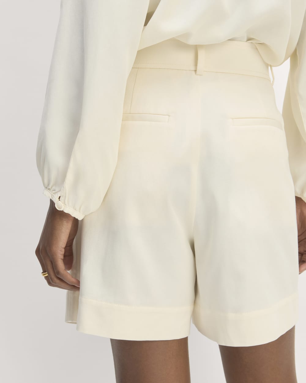 The Draper Short in Buttersmooth | Canvas - Image 5