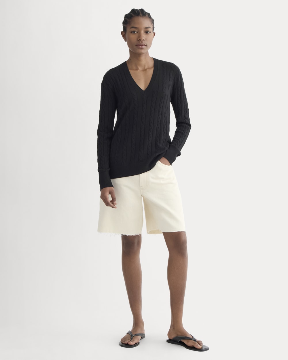 The Cable V-Neck in Cotton Cashmere | Black - Image 3