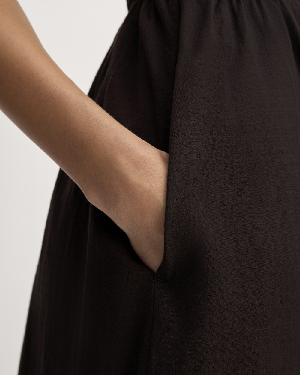 The Gauze Off-the-Shoulder Dress | Black - Image 5