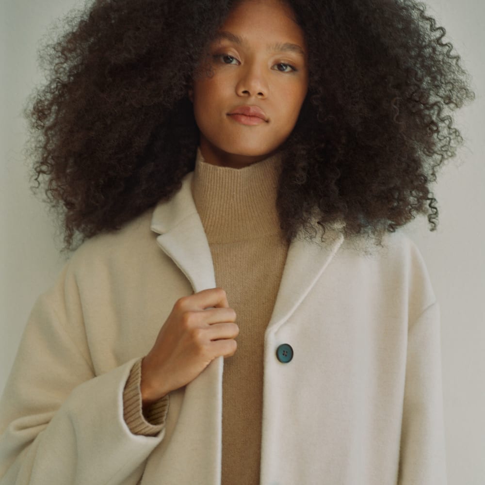 The Cashmere Oversized Turtleneck | Light Camel - Image 7