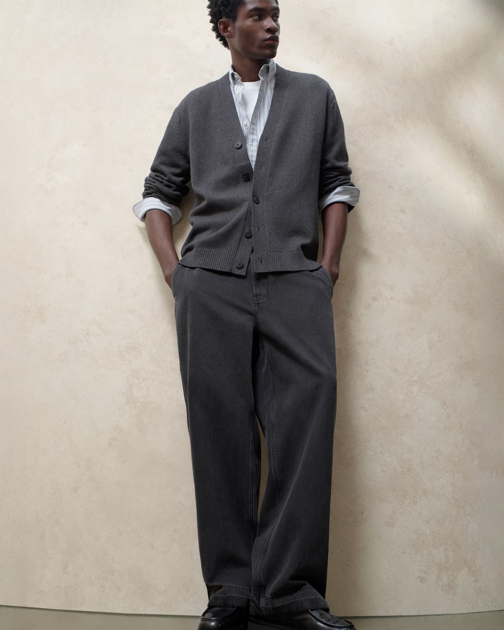 The Classic Cardigan in Everyday Cotton | Heathered Soot - Image 7