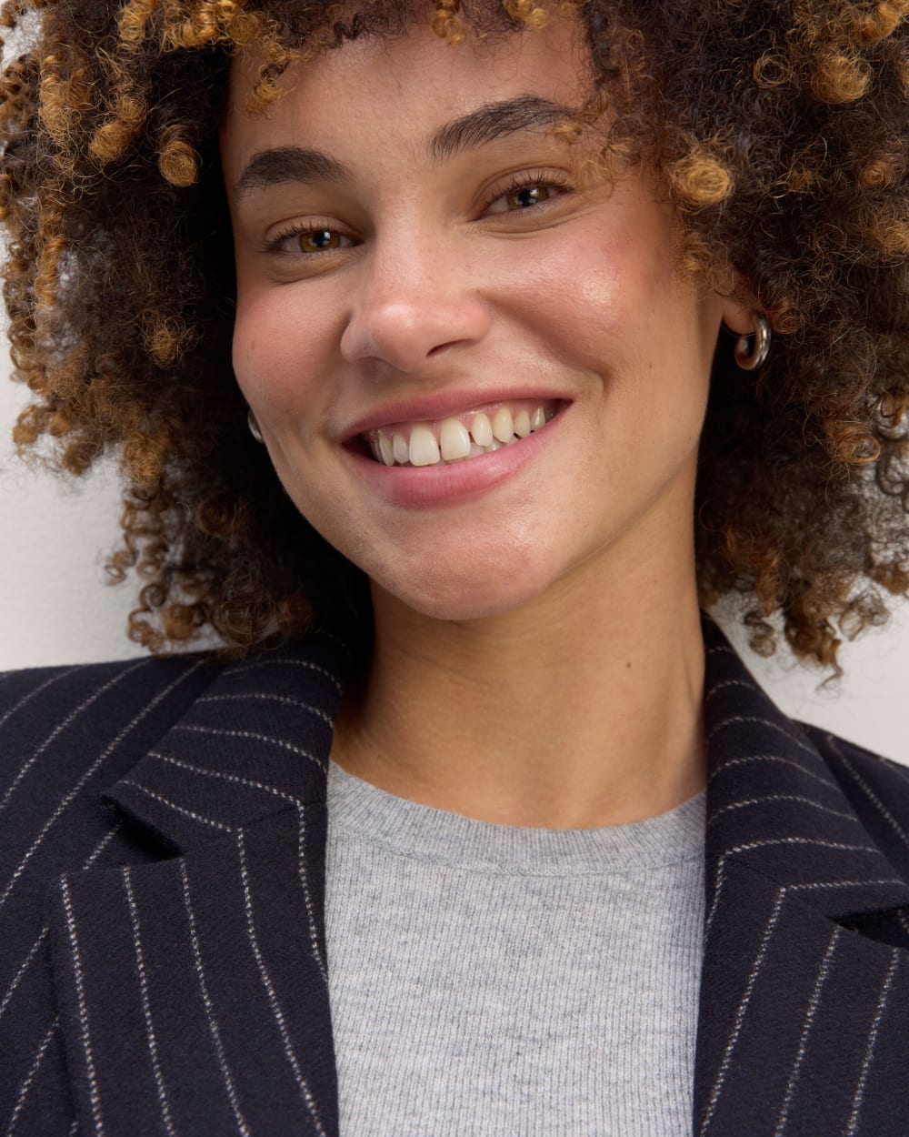 The Oversized Blazer in Wool | Navy / White - Image 5