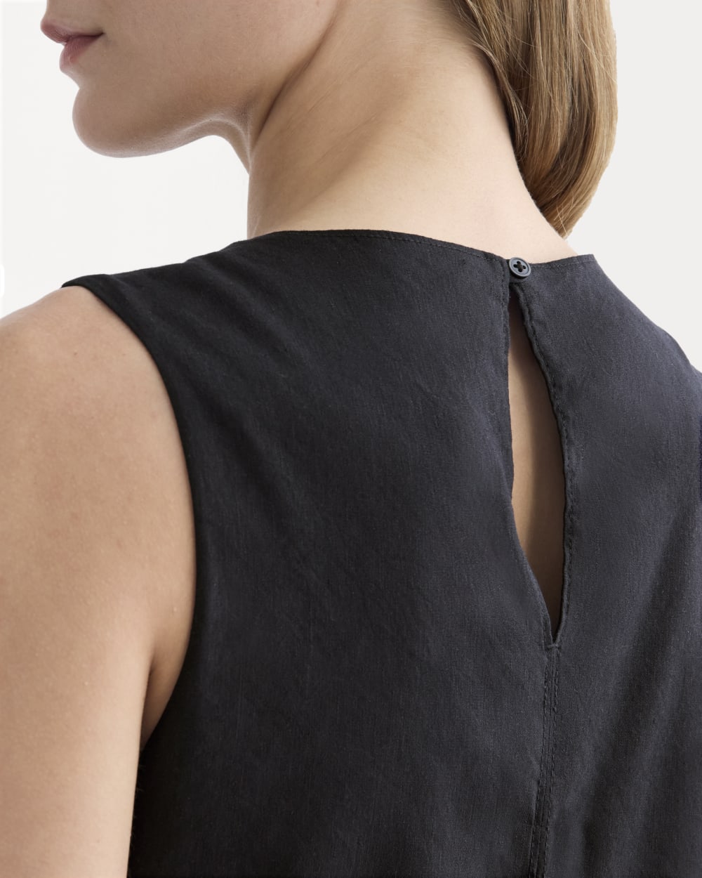 The Shift Dress in Stretch Linen | Black - Image 4