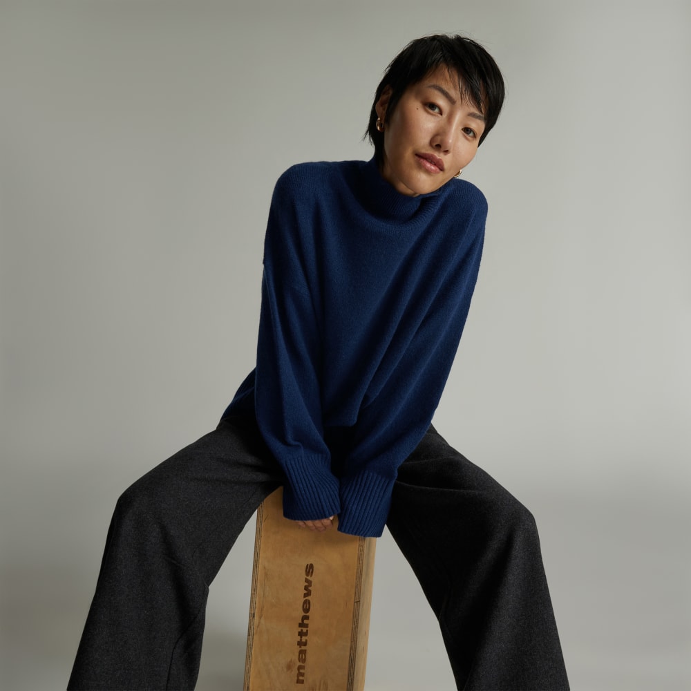 The Cashmere Oversized Turtleneck | Bright Navy - Image 6
