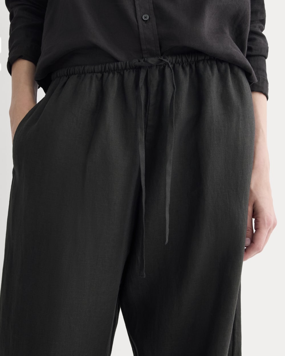 The Drawstring Pant in Linen | Black - Image 4