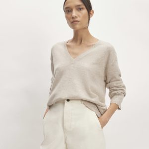 The Classic V in Cashmere | Canvas