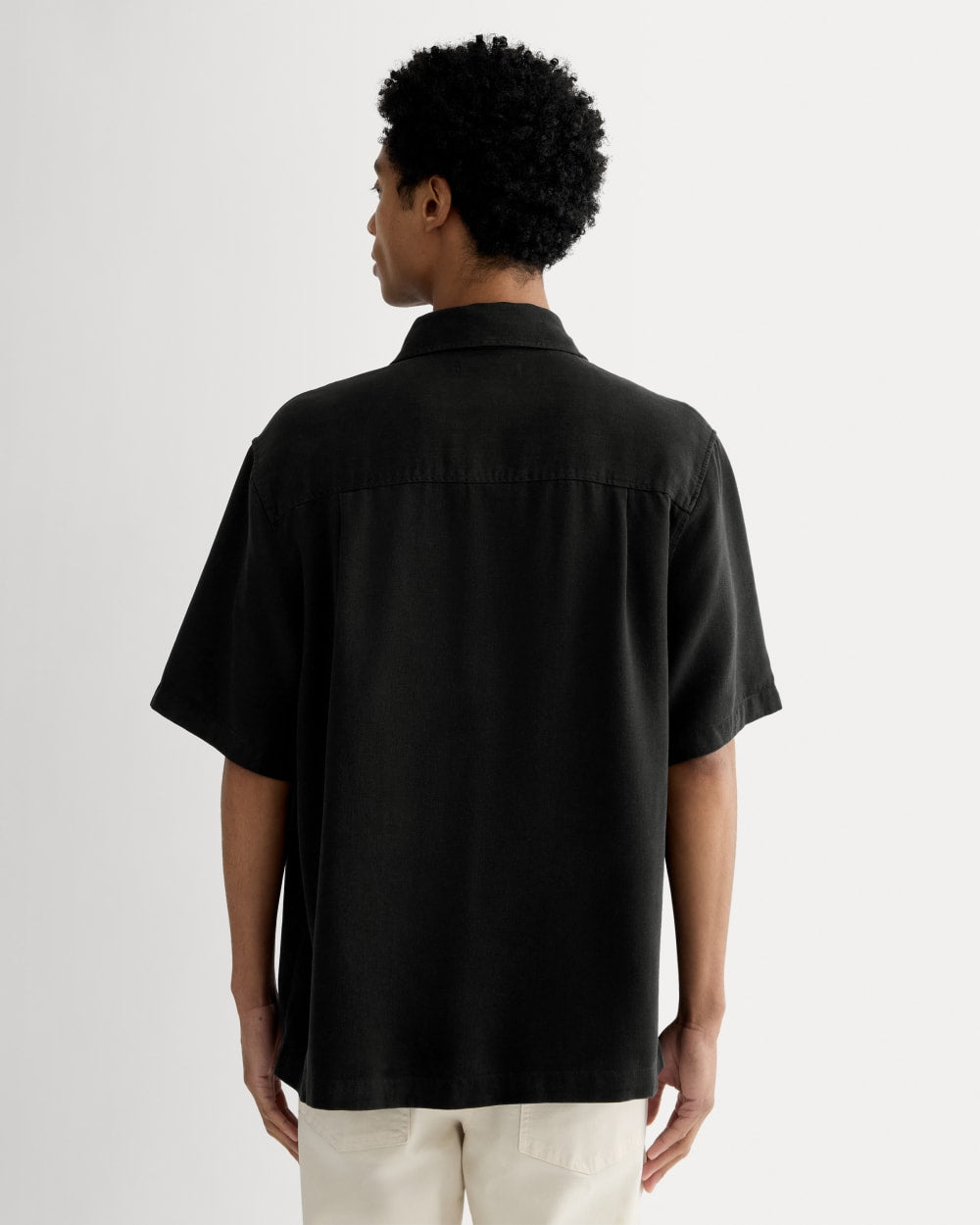 The Relaxed Utility Shirt in Buttersoft | Black - Image 5